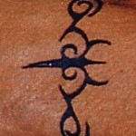 Tatouage bracelet tribal Eminem