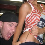 Tatouage hanche de Rihanna avec bang bang
