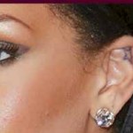 Tatouage oreille étoile Rihanna