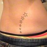 Modèle tattoo étoiles bas du dos