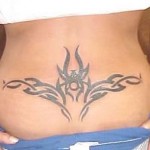 Modèle tattoo tribal bas du dos