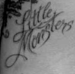 Nouveau tatouage Litte monsters sur le bras de Lady gaga