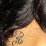 Tattoo nuque tribal pour femme