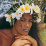 Tatouage sur le visage femme tahiti