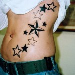 modele-tatouage-etoiles-abdos Tatouage étoiles old school homme