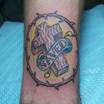 Modèle tatouage poignet croix