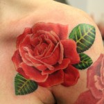 Modèle de tatouage de rose rouge réaliste
