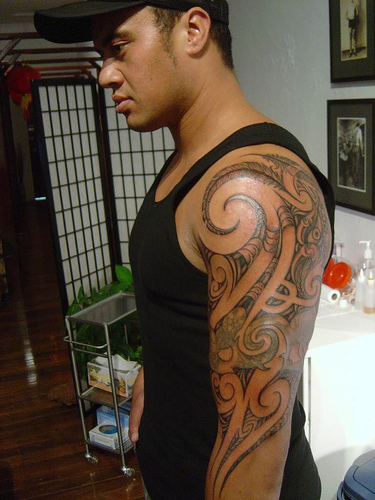 Mod le de tatouage Maori pour l' paule