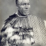 chef-maori-tatouage-moko Tatouage Maori de chef avec moko, plume et cape