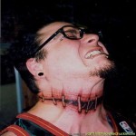 Tatouage original dans le cou Tatouage original dans le cou