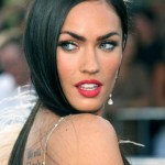 tatouage de Megan Fox sur l'épaule tatouage de Megan Fox sur l'épaule