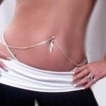 Piercing au nombril pour femme