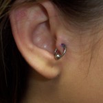 Piercing à l'oreille : tragus