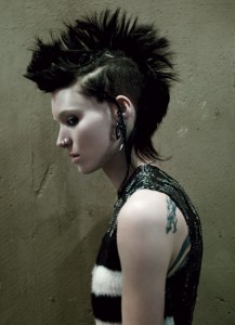 tatouage de rooney mara en lisbeth salander dans milleniumde David Fincher