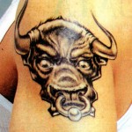 Tatouage taureau de jean paul gautier fait par Tin-Tin