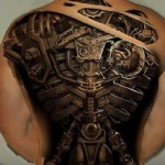 tatouage steampunk biomécanique