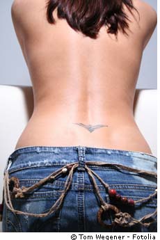 Modèle tattoo tribal bas du dos