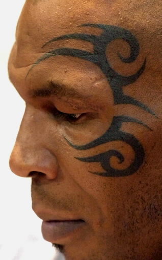 Tatouage maori sur le visage de Mike Tyson