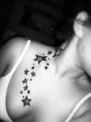 Modèle tatouage étoiles filantes