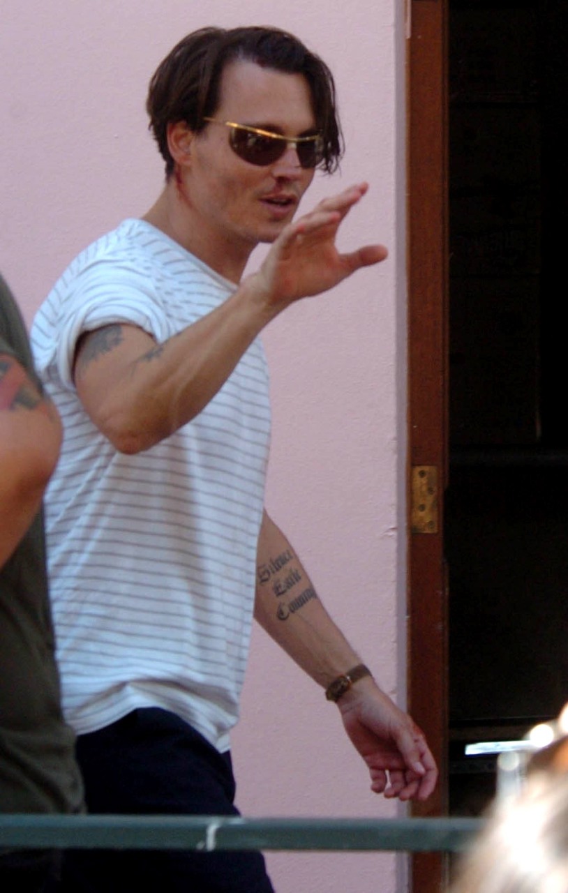 Tatouage bras de Johnny Depp