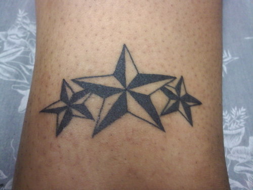 Modèle tatouage étoiles nautiques