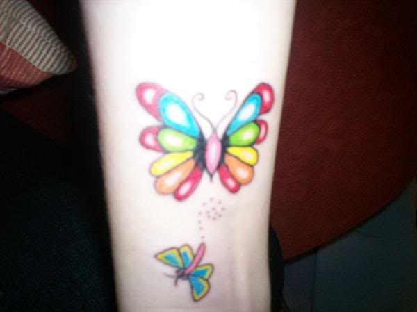 Modèle tatouage poignet Papillon couleur
