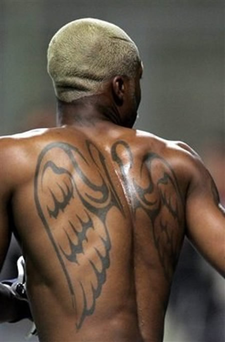 Tatouage Djibril Cissé d'ailes d'ange dans le dos