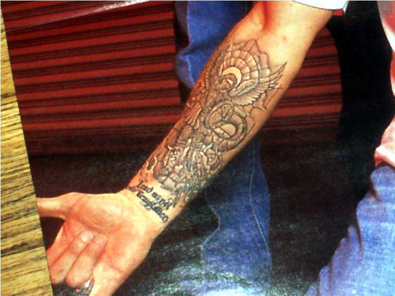tatouage de James Hetfield sur l'avant-bras