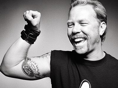 tatouage de James Hetfield sur le biceps