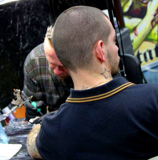 Denis Grrr (carnevil tattoo Paris)
