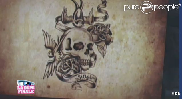 Détail d'un tatouage de Simon dans secret story 5