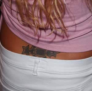 Tatouage bas du dos Anna Kournikova