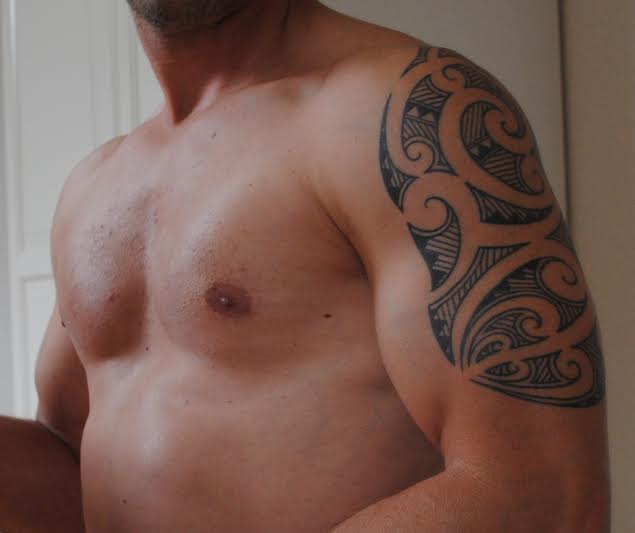 tatouage maori par Lili Street tattoo Rillieux-La-Pape