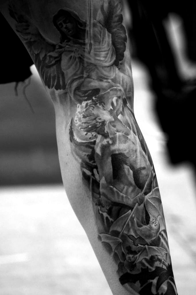 tatouage artistique noir et gris