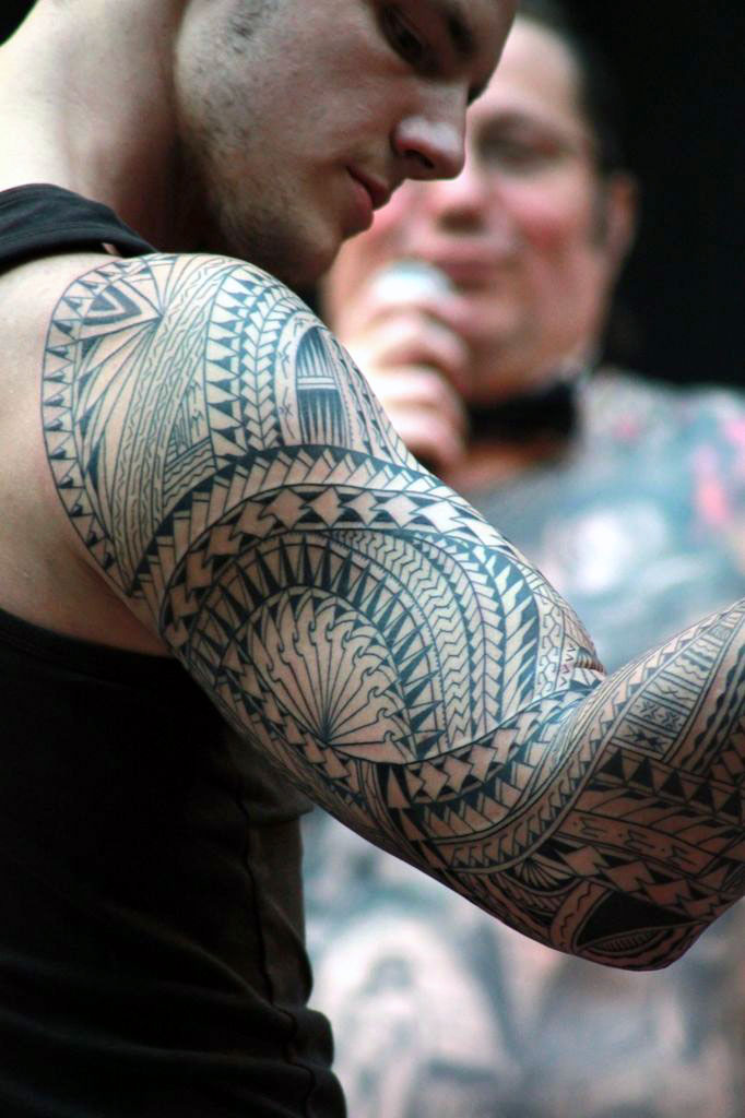 tatouage bras polynesien bras