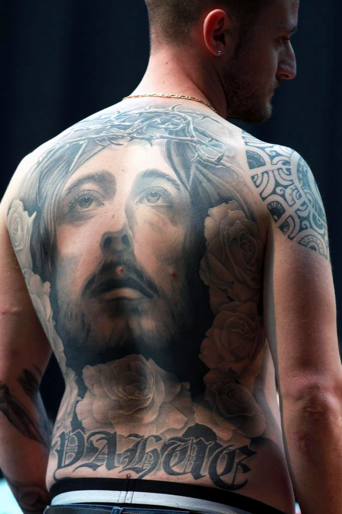 tatouage jesus dos integral