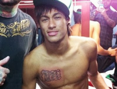 Tatouage sur le torse de neymar, bresil