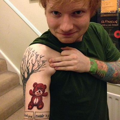 Tatouage Ed Sheeran ours en peluche