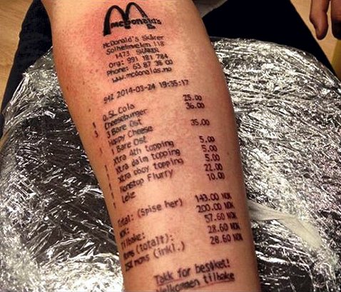 tatouage insolite de l'addition d'un menu mcdo