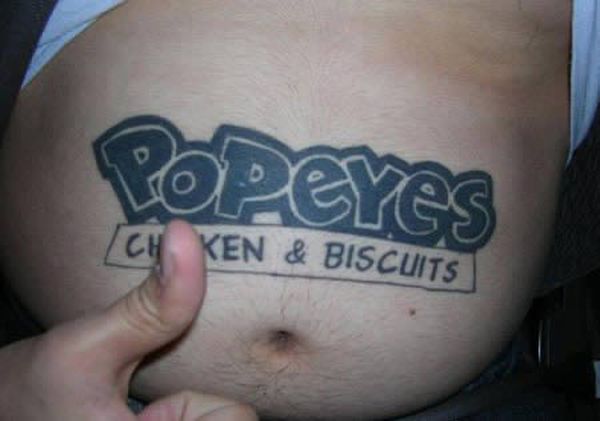 tatouage insolite popeyes chicken and biscuits