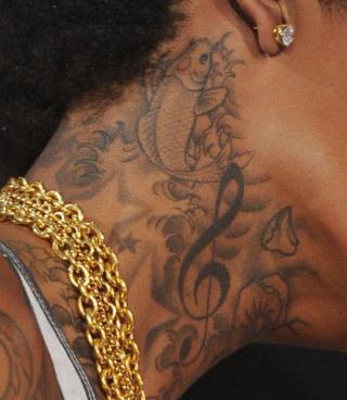 tatouages wiz khalifa dans le cou