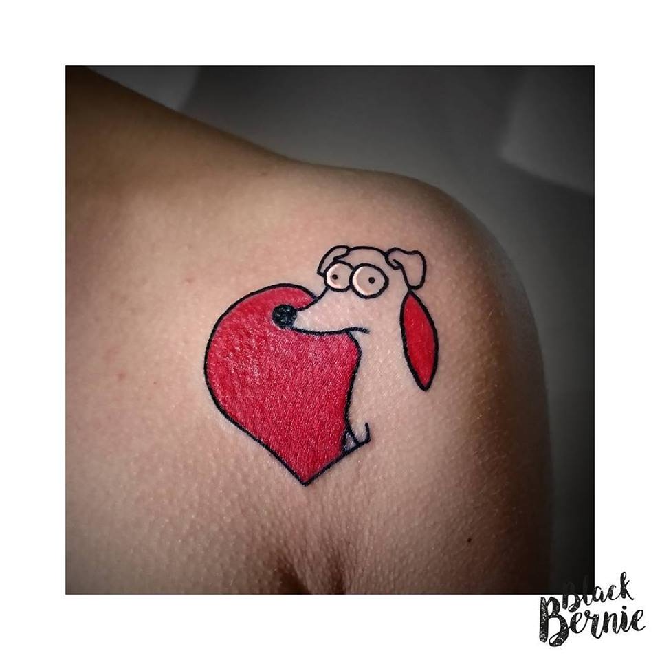 tatouage chien simpson